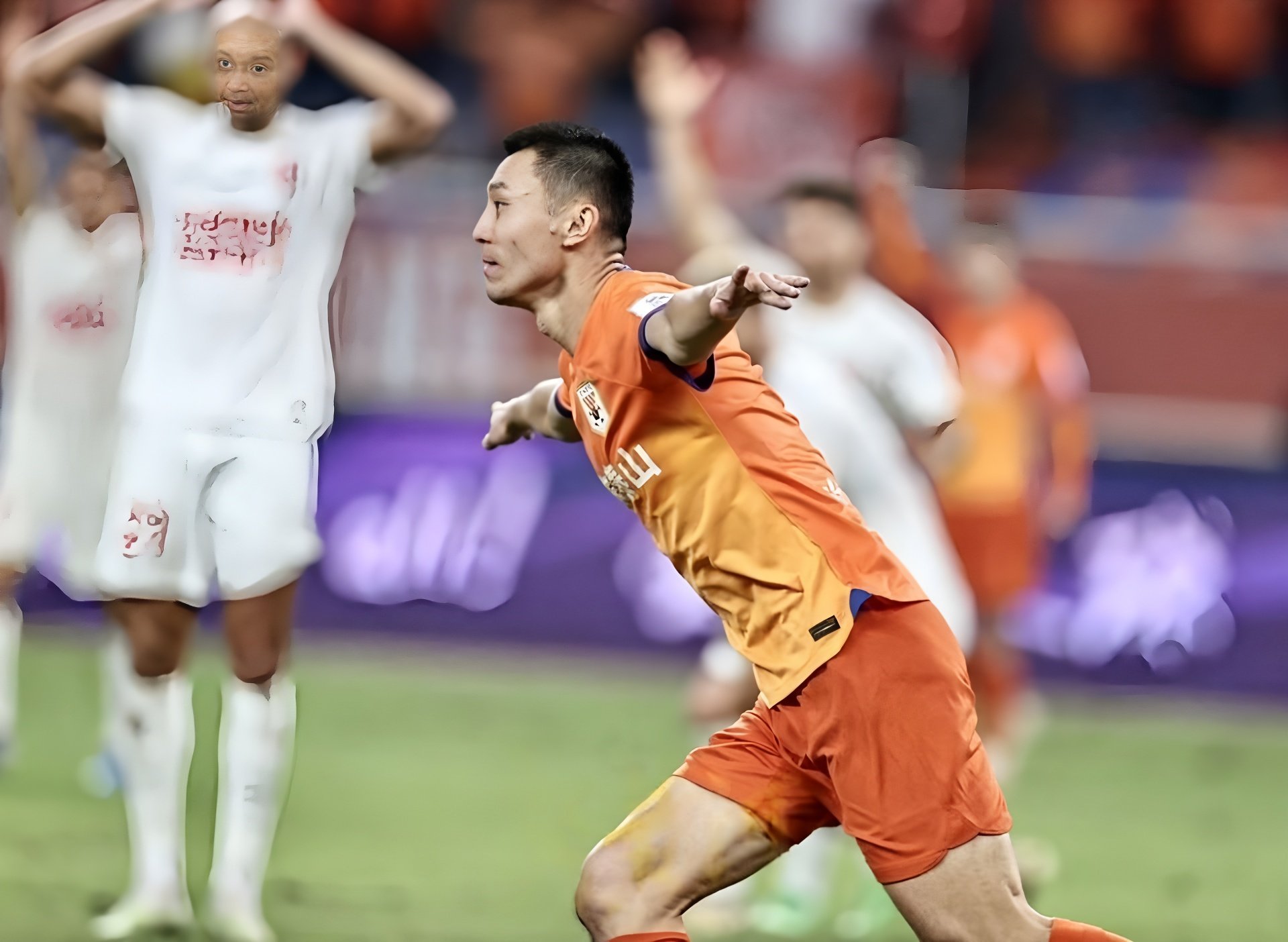 ayx爱游戏在线入口-赛后山东泰山复出首秀独行侠教练面临压力，C罗关键时刻夺冠直接炸裂的简单介绍